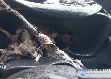 2022 Toyota Corolla Cross Le z USA, uszkodzony, nr VIN 7MUCAABG7NV027314